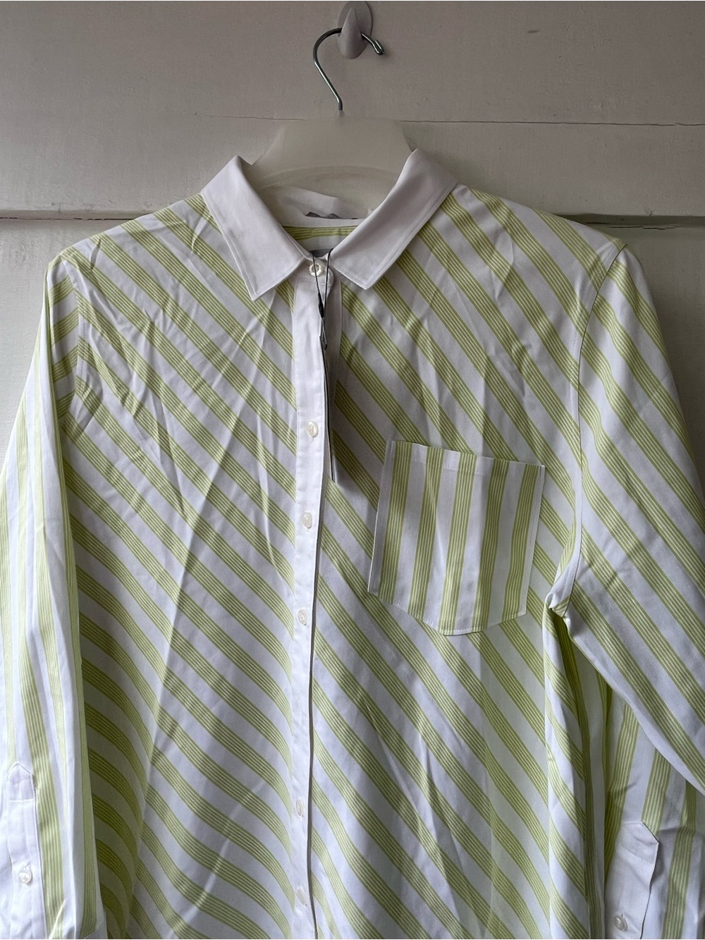 Chicos No Iron  Stripe Blouse  in Light Green White Coastal Stretch  3 /16  NWT